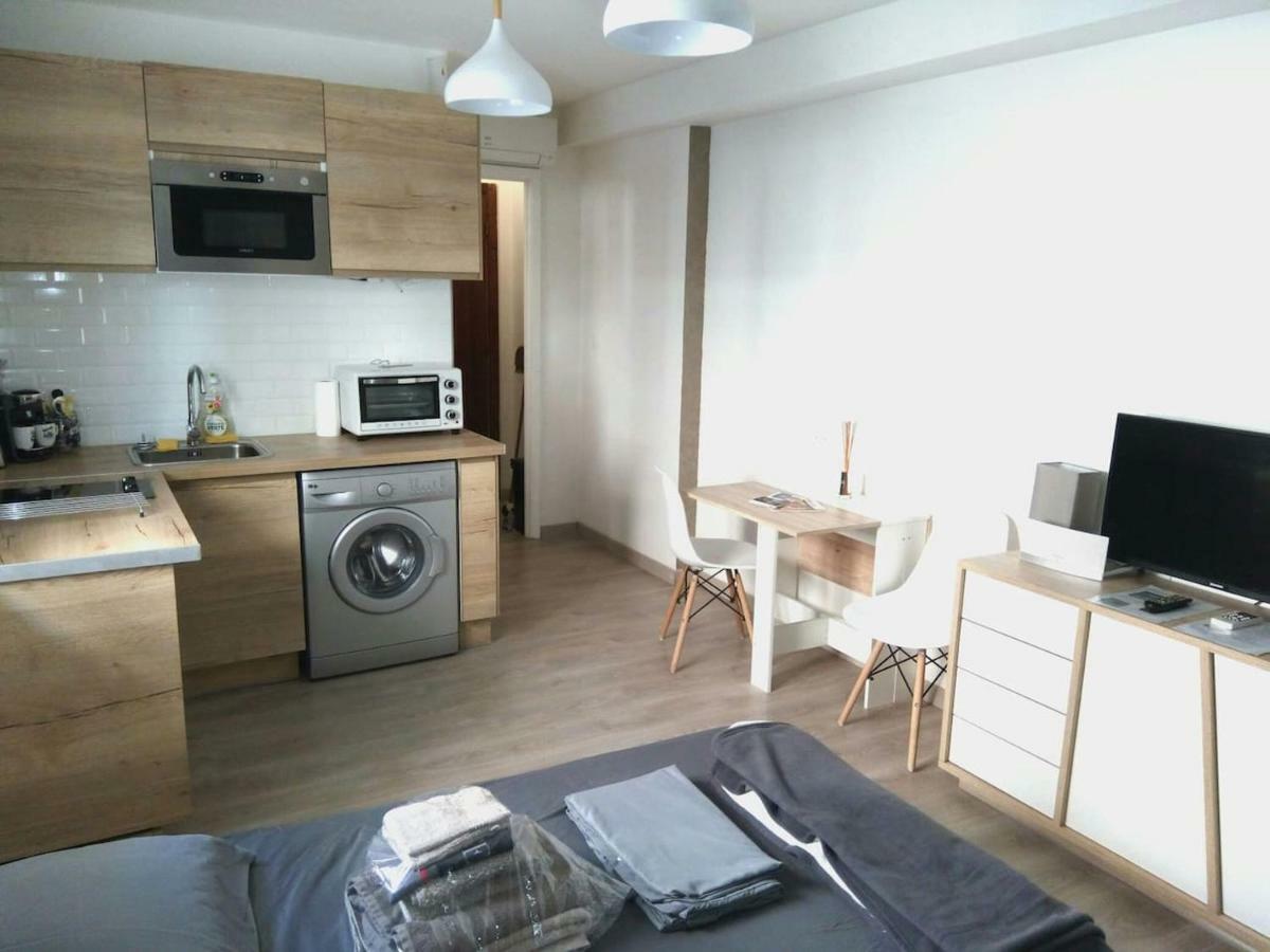 Charmant Studio Climatise A 300M Du Port. Refait A Neuf. Bastia  Kültér fotó